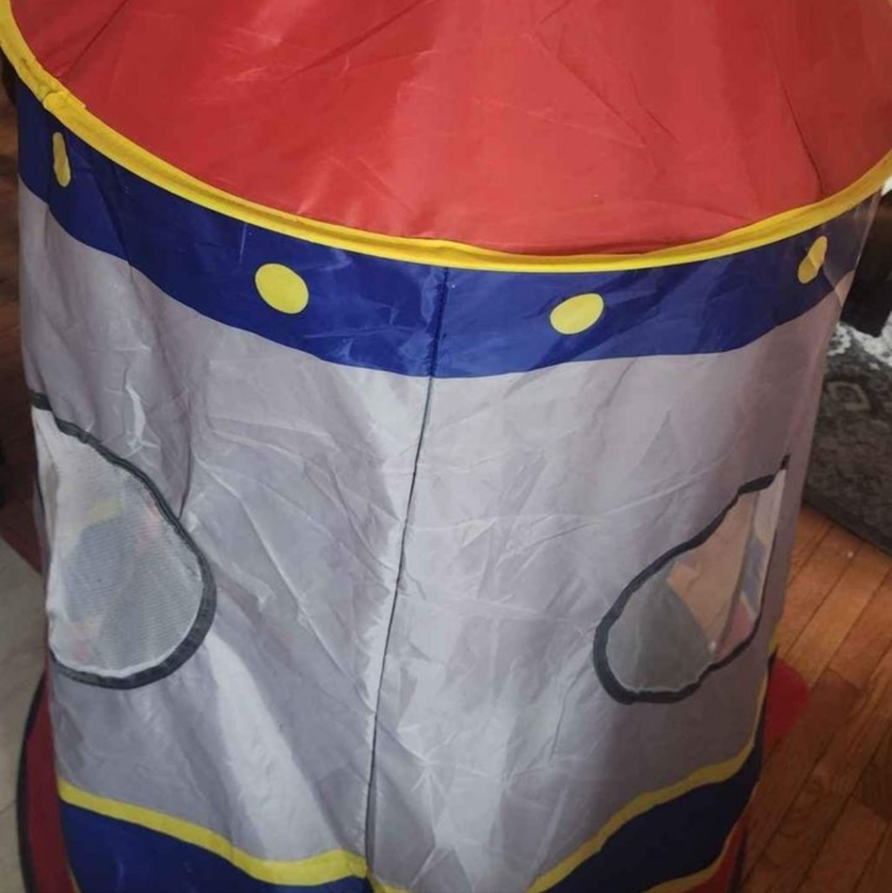 Kids space ship tent